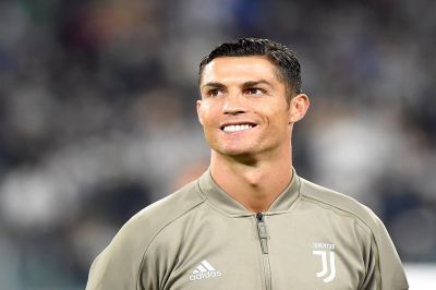 Cristiano Ronaldo Juventus Forvet Golcü  Yılın Futbolcusu Ünlü Yüzler
