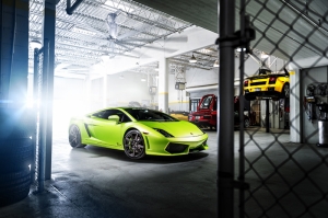 Lamborghini Garaj Araçlar Kanvas Tablo