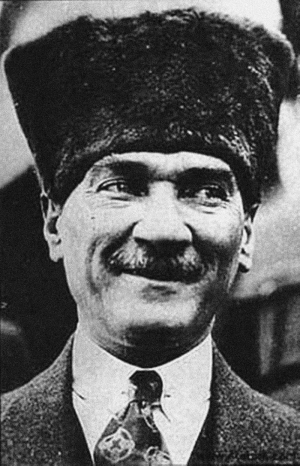 Mustafa Kemal Atatürk Gülümseme Portre Kanvas Tablo